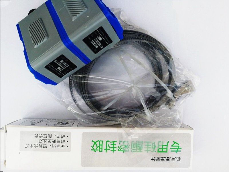 对夹式<a href='http://www.tsdhkj.cn/Product/8342903020.html' target='_blank'>超声波流量计</a>TUF-200