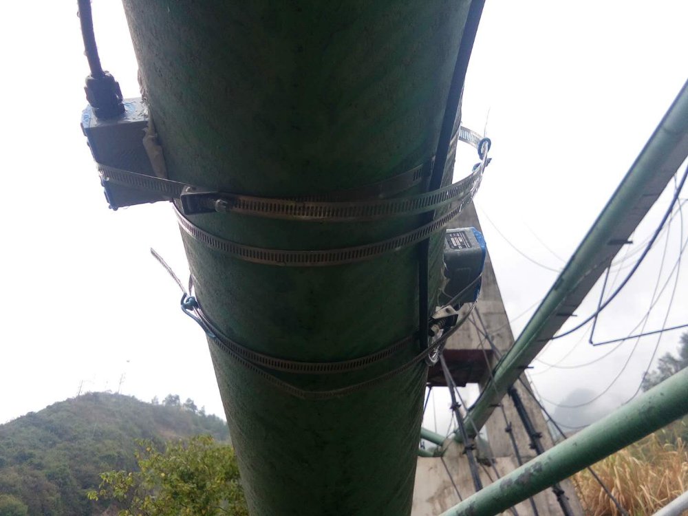 对夹式<a href='http://www.tsdhkj.cn/Product/8342903020.html' target='_blank'>超声波流量计</a>TUF-200
